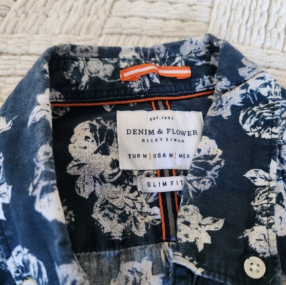 Men's medium button-up dress shirt - Picture 3 of 3